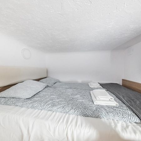 Micro Apartments 2,5 Qm - Najmniejsze Apartamenty Swiata 2,5 Mkw Krakow Bagian luar foto