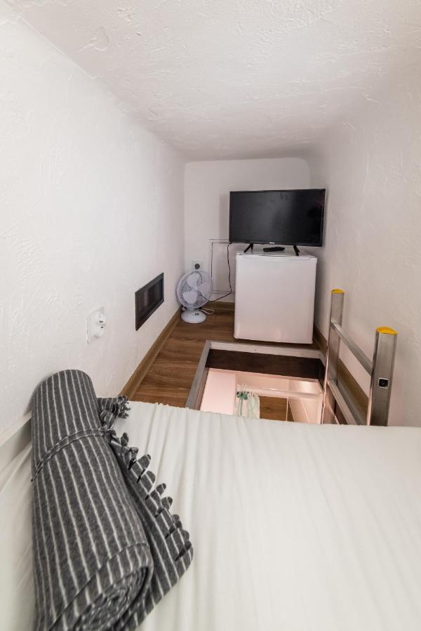Micro Apartments 2,5 Qm - Najmniejsze Apartamenty Swiata 2,5 Mkw Krakow Bagian luar foto