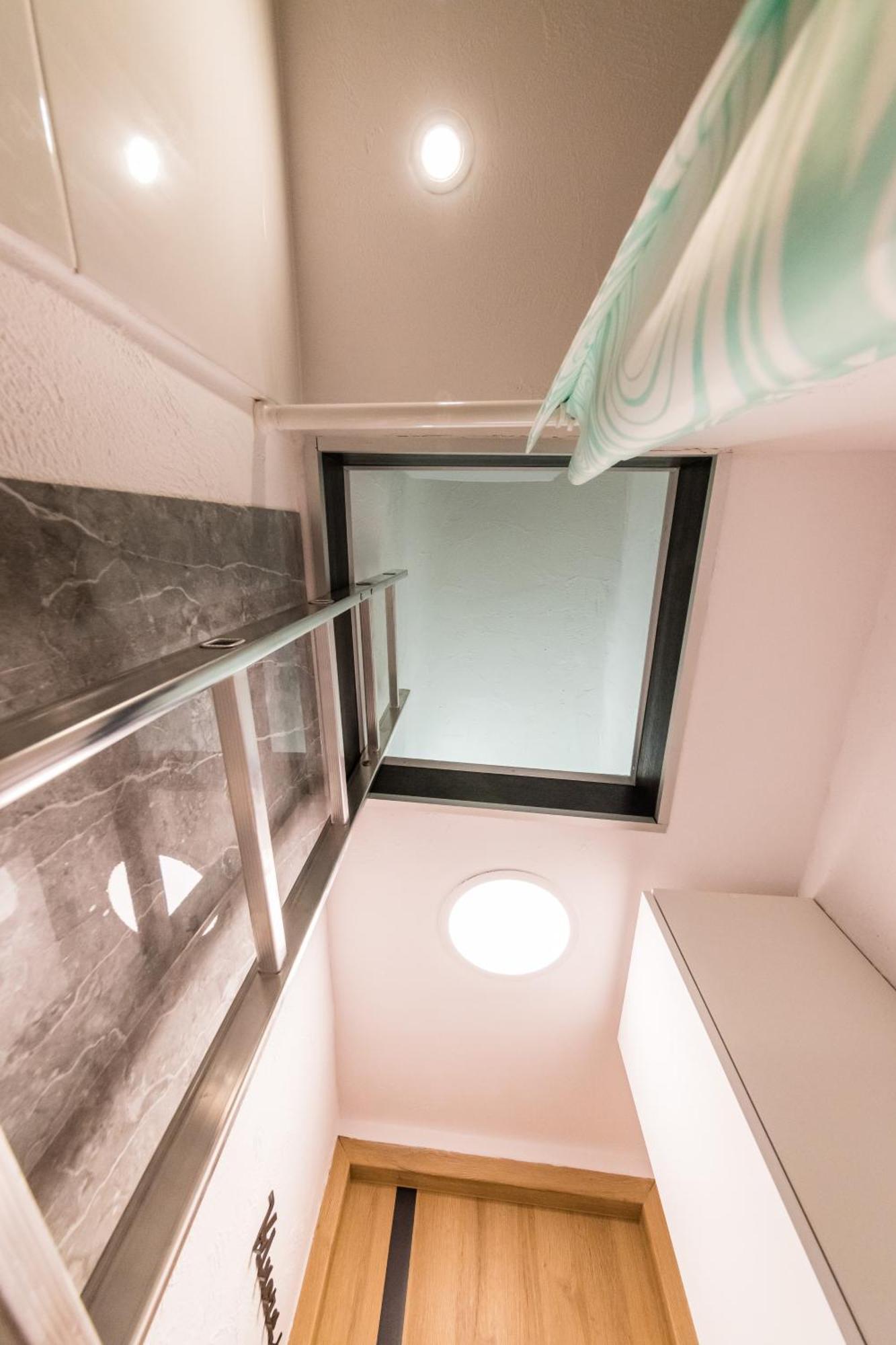 Micro Apartments 2,5 Qm - Najmniejsze Apartamenty Swiata 2,5 Mkw Krakow Bagian luar foto